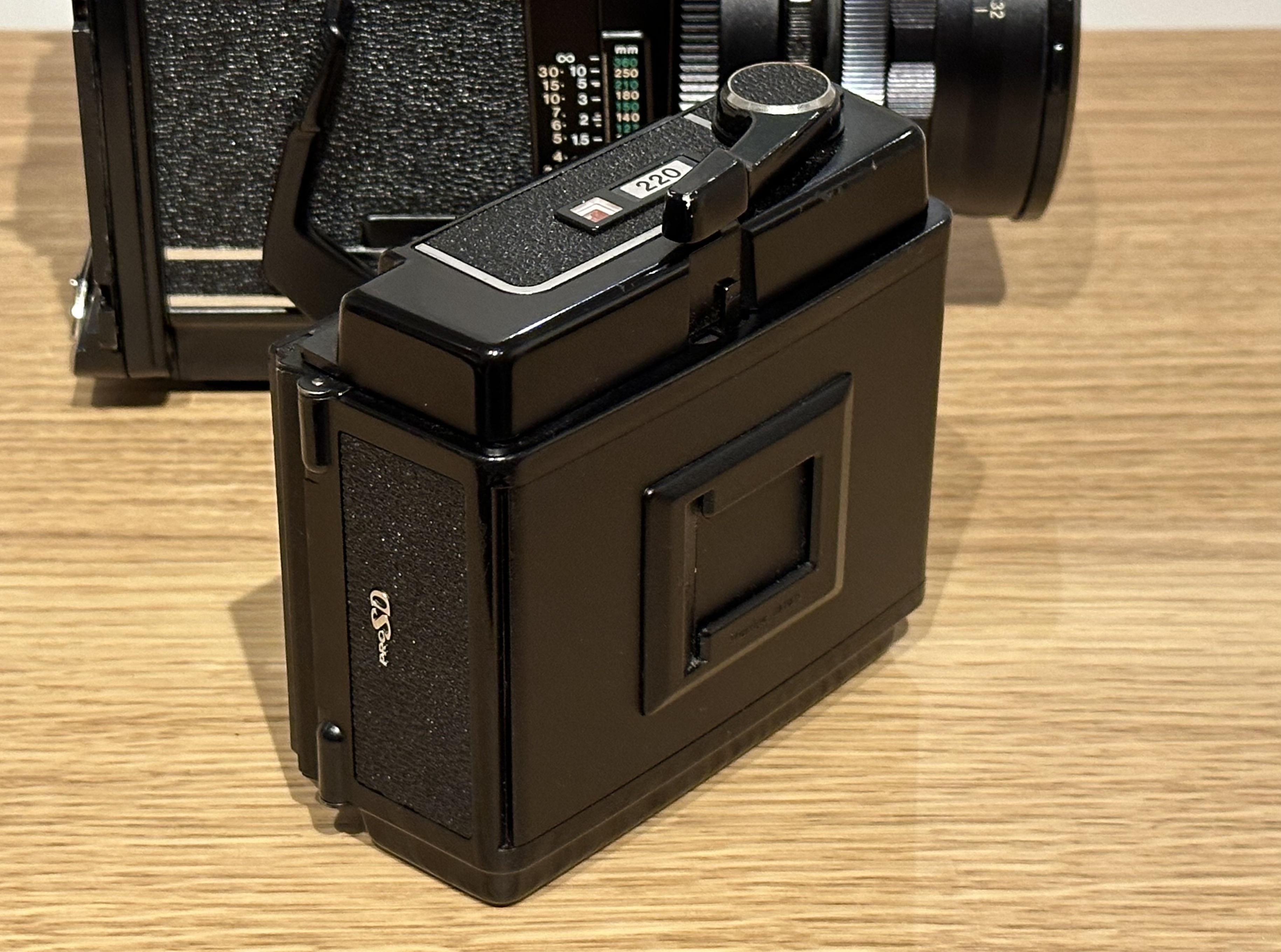 A 220 format Pro SD film back